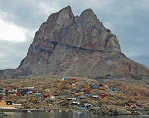 Approching Uummannaq